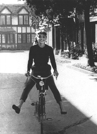 Cô Kim hóa trang thành Audrey Hepburn - 9 VN