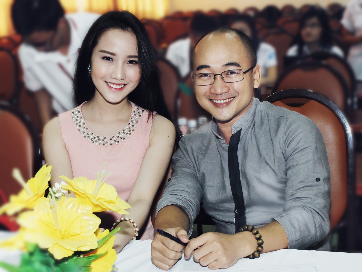 Sơ khảo cuộc thi duyên dáng ngoại thương - 6 Người đẹp Xuân Thảo - giám khảo Vô thường.