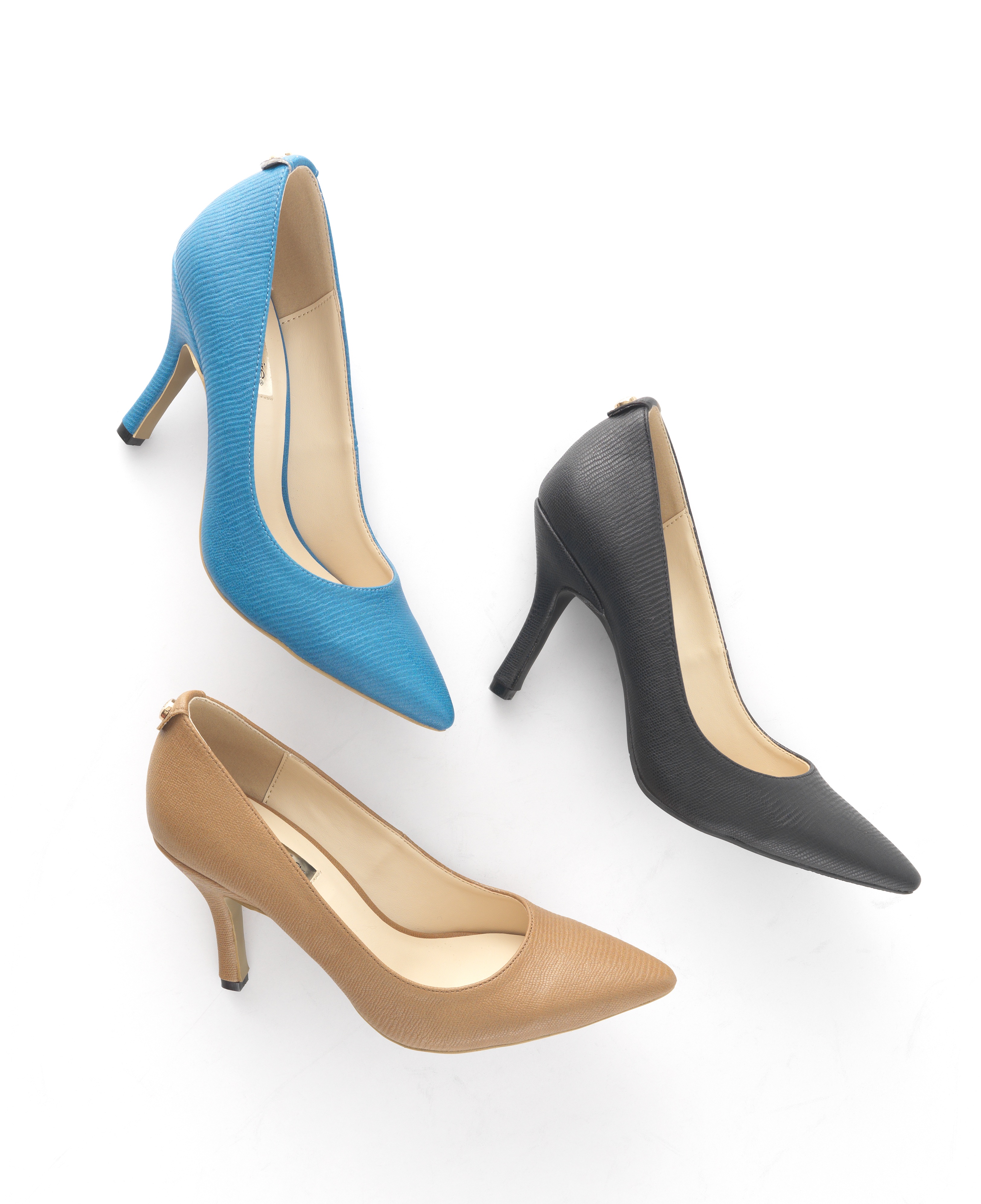 Bata outlet giảm mạnh nhiều mặt hàng