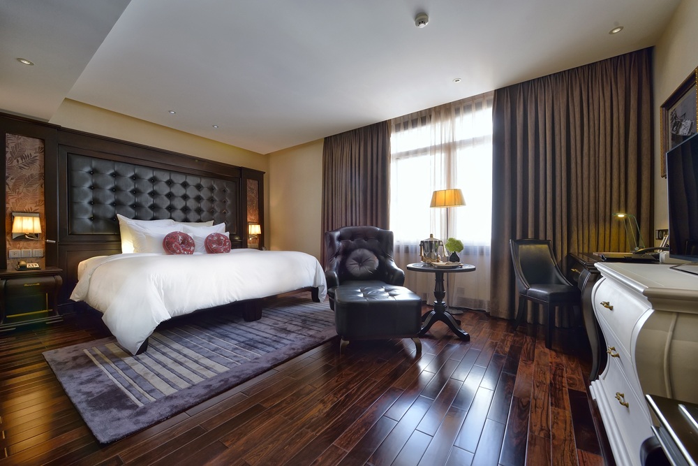 “Tôi muốn cùng đồng đội có kỳ nghỉ dài tại Paradise Suites Hạ Long” - 6 Cặp đôi Beck-Vic Việt tươi cười