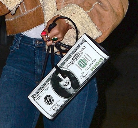Rihanna “thoáng mát” đi xem bóng rổ - 9 VN