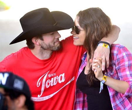 Ashton Kutcher hạnh phúc bên bạn gái mang bầu - 2 VN