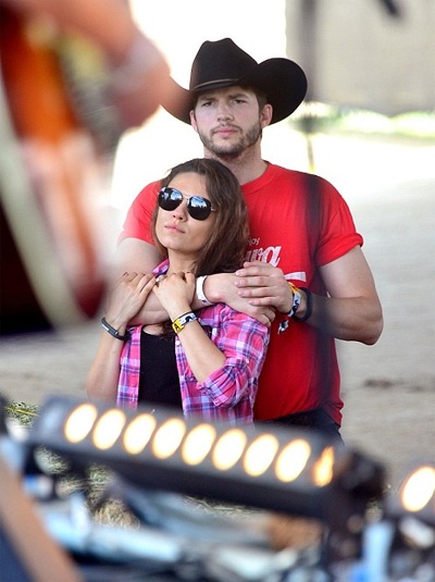 Ashton Kutcher hạnh phúc bên bạn gái mang bầu - 6 VN