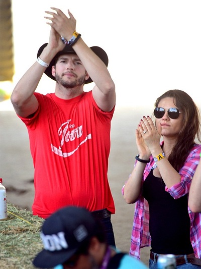 Ashton Kutcher hạnh phúc bên bạn gái mang bầu - 7 VN