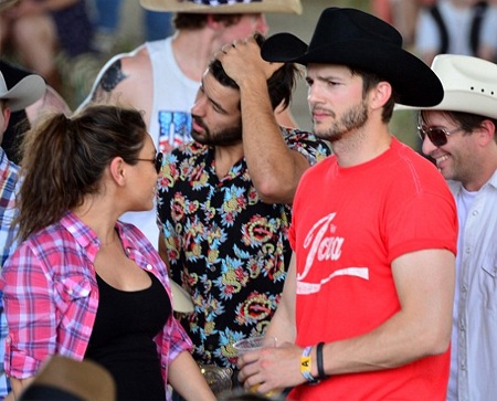 Ashton Kutcher hạnh phúc bên bạn gái mang bầu - 8 VN