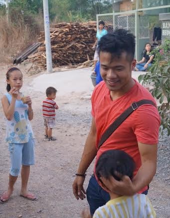 Ca sĩ Khang Việt: “Mình sợ chó kinh khủng!” - 1 Ca sĩ Khang Việt: “Mình sợ chó kinh khủng!”