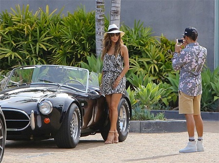 Nicole Scherzinger cùng bạn trai đi dạo bằng siêu xe - 4 VN