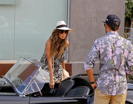 Nicole Scherzinger cùng bạn trai đi dạo bằng siêu xe - 1 VN