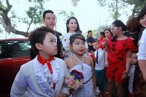 Cô dâu chú rể rất đẹp đôi