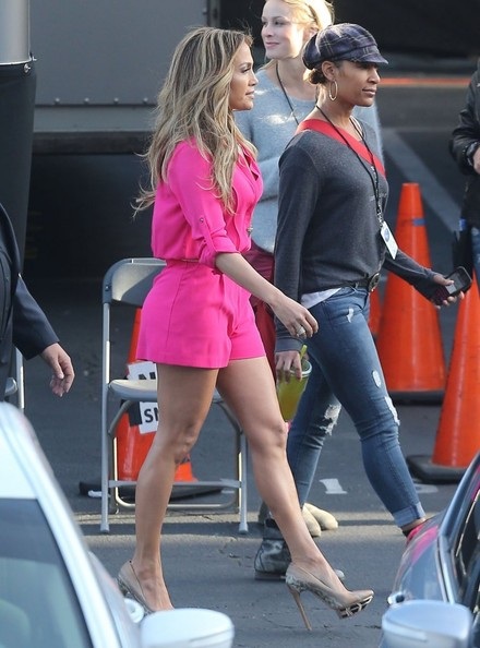 Jennifer Lopez trẻ trung với màu “nổi” - 3 VN