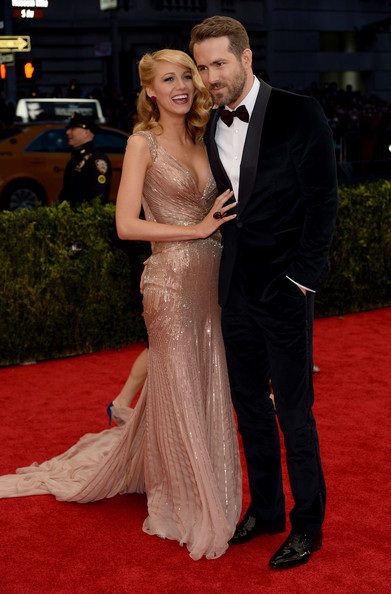 Cô sánh đôi cùng chồng điển trai Ryan Reynolds