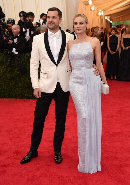 Ba cặp đôi đẹp trên thảm đỏ gala thời trang - 9 VN