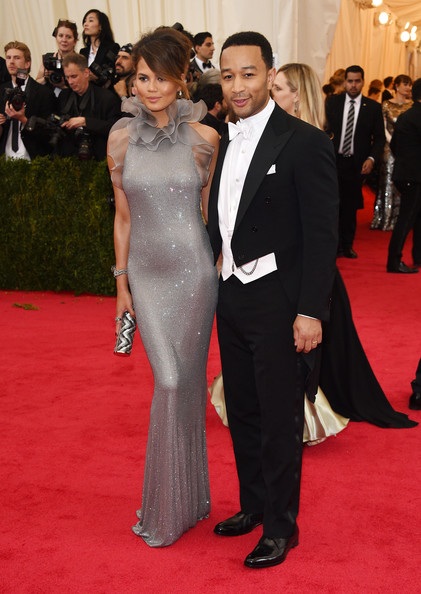 Ba cặp đôi đẹp trên thảm đỏ gala thời trang - 16 VN