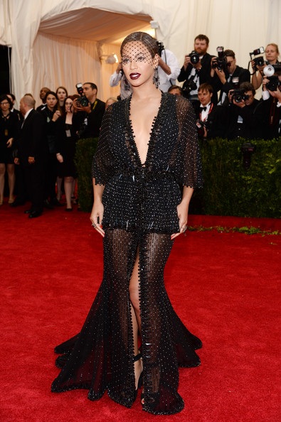 Beyonce gây thất vọng với váy áo - 1 VN