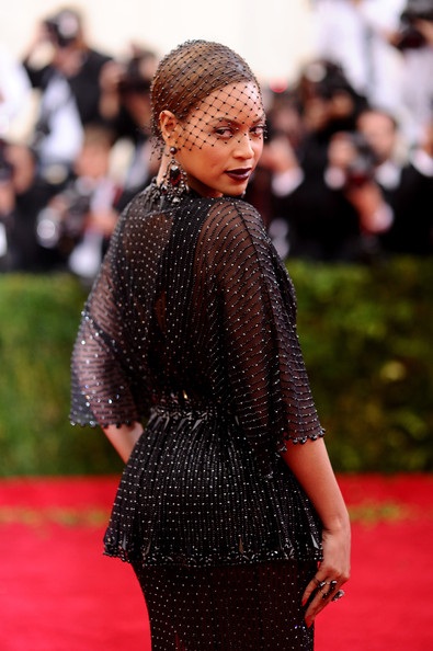 Beyonce gây thất vọng với váy áo - 2 VN