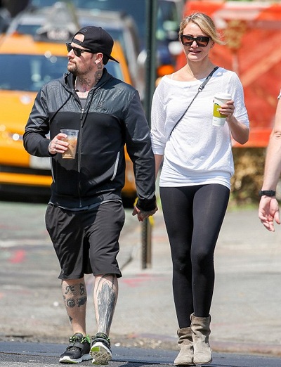 Cameron Diaz hẹn hò với Rocker kém 7 tuổi - 3 VN