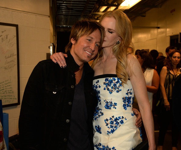 Vợ chồng Nicole Kidman, Keith Urban rất tình cảm