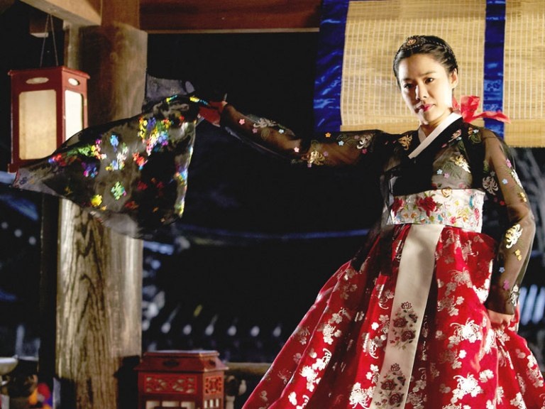 Người đẹp phim “Giày thủy tinh” tái xuất