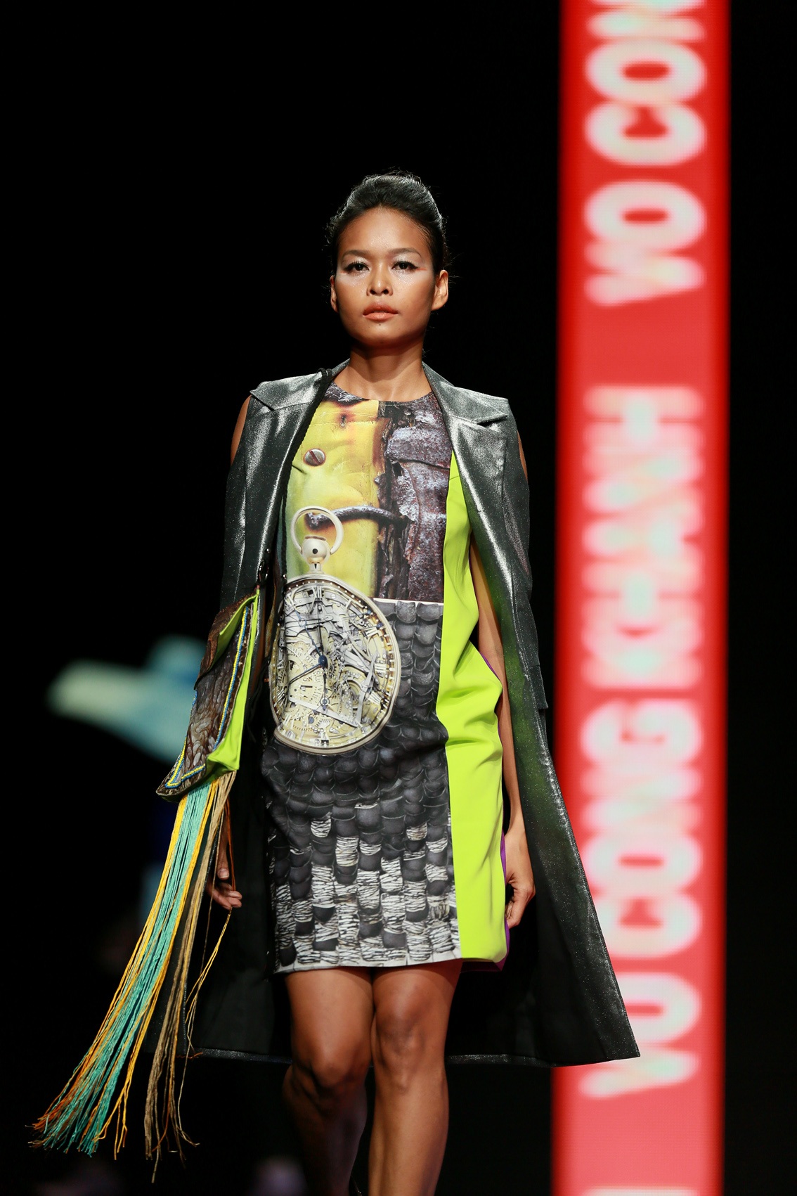 Màu sắc ấn tượng trong BST của Công Khanh