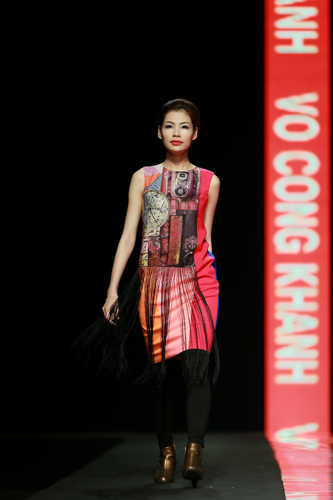 Màu sắc ấn tượng trong BST của Công Khanh