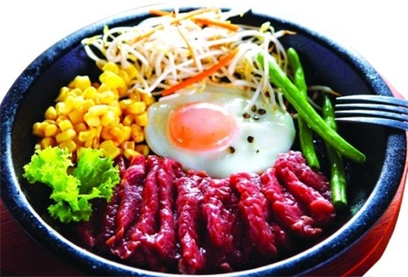 Tuyệt chiêu chế biến món nướng an toàn cho sức khỏe - 2 Bò thái lát với humburger