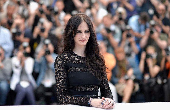 “Bond girl” Eva Green đẹp hoàn hảo tại Cannes - 1 VN