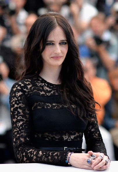 “Bond girl” Eva Green đẹp hoàn hảo tại Cannes - 3 Eva Green