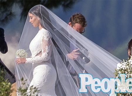 Kim Kardashian - Kanye West chi bao nhiêu tiền cho đám cưới? - 1 Cận cảnh váy cưới xa hoa của Kim