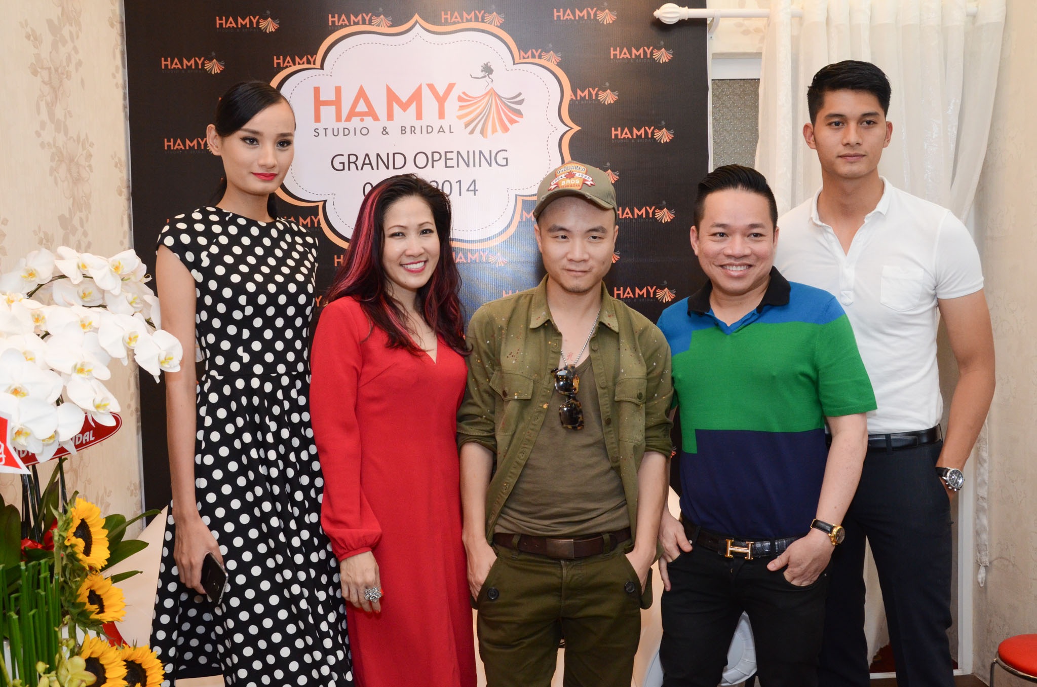 Doanh nhân Huy Cận, NTK Đỗ Mạnh Cường và người mẫu Lê Thúy là khách VIP