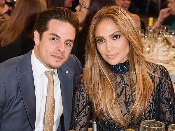 Jennifer Lopez đã chia tay bạn trai kém 17 tuổi - 1 Jen và bạn trai ít tuổi đã chia tay nhau