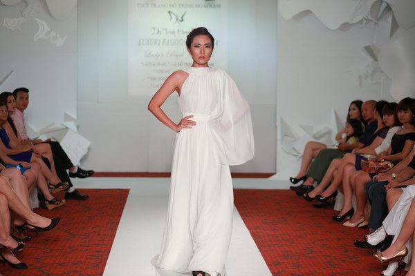 NTK Đỗ Trịnh Hoài Nam ra mắt BST mới tại Hà Nội ngày 14/6 vừa qua