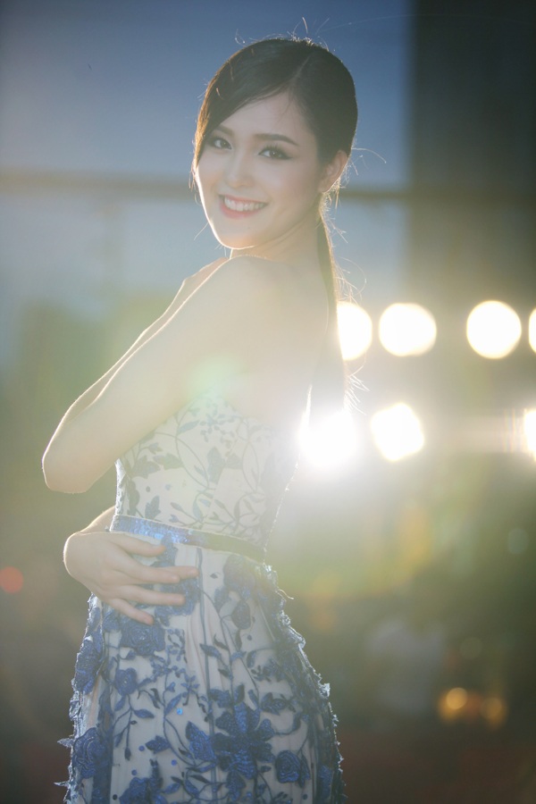 Thời gian gần đây, Hoàng Anh giảm cân khá nhiều và vì thế cô càng quyến rũ hơn