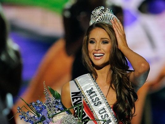 Rắc rối tới với tân hoa hậu Mỹ - 2 VN