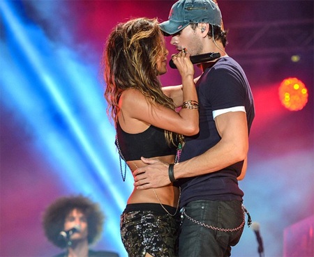 Nicole Scherzinger ôm chặt Enrique Iglesias - 11 VN
