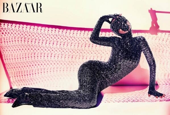 Rihanna kín đáo bất ngờ - 5 VN