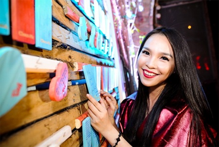 Bùng nổ cơn sốt "Tình" trong giới trẻ - 6 Cặp đôi “Ông già bà già” đã khiến khán giả cười nghiêng ngả vì cách tỏ tình ngốc xít của mình