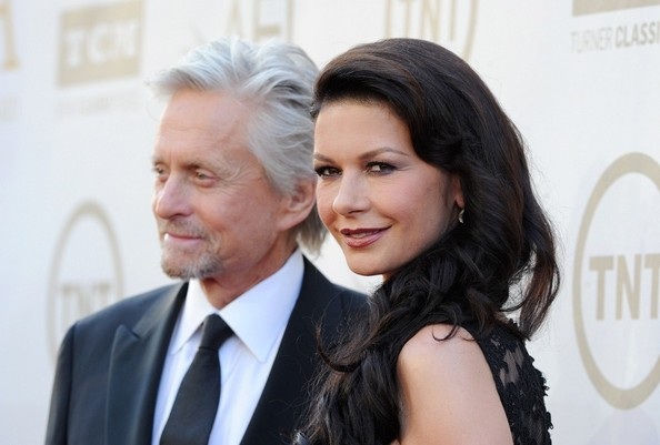 Catherine Zeta Jones hạnh phúc bên chồng - 5 VN