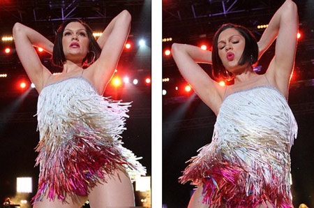 Jessie J flashes