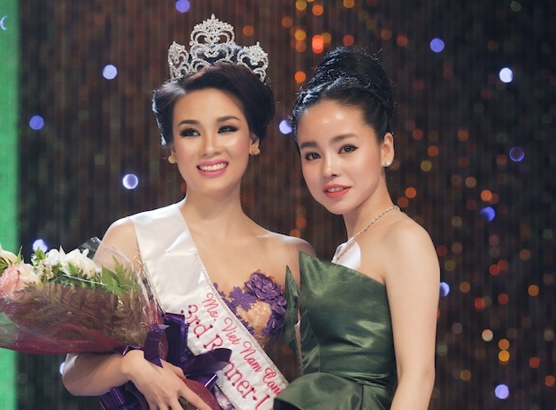Vẻ đẹp Việt được tôn vinh và tỏa sáng - 8 Á hậu Hoa hậu Phụ nữ người Việt Thế giới 2014 Bùi Thu Trang và Giám khảo - doanh nhân Hạ My