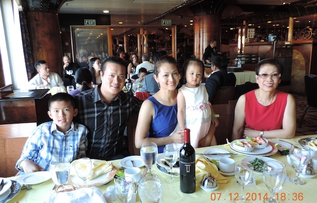 Vẻ đẹp Việt được tôn vinh và tỏa sáng - 10 Á hậu Hoa hậu Phụ nữ người Việt Thế giới 2014 Bùi Thu Trang và Giám khảo - doanh nhân Hạ My