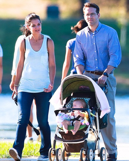 Katie Holmes "cặp kè" Ryan Reynolds? - 2 Katie Holmes