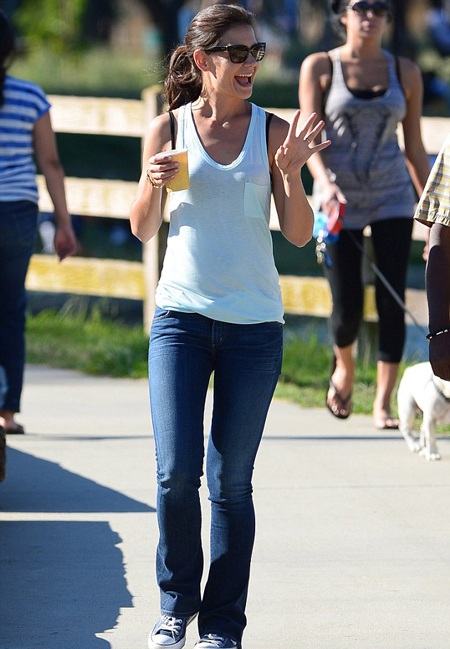 Katie Holmes "cặp kè" Ryan Reynolds? - 7 Katie Holmes