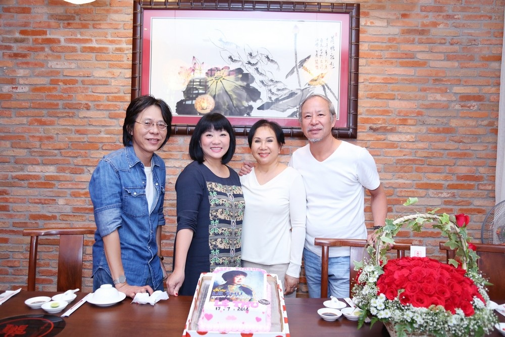 Hoa hậu Thu Hoài cùng Phương Thanh mừng sinh nhật Lệ Thu