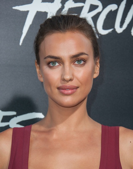 Bồ của Ronaldo đẹp hút hồn trong buổi công chiếu phim mới - 5 Irina Shayk