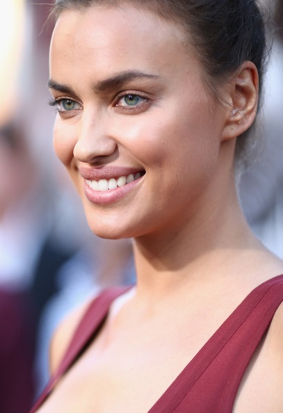Bồ của Ronaldo đẹp hút hồn trong buổi công chiếu phim mới - 13 Irina Shayk