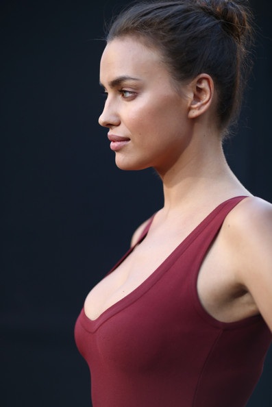 Bồ của Ronaldo đẹp hút hồn trong buổi công chiếu phim mới - 15 Irina Shayk