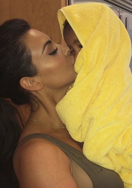 Kim Kardashian trở về Mỹ sau kỳ nghỉ dài - 8 Kim Kardashian