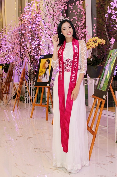 Khánh Vân xinh tươi với áo dài - 3 Sắp tới Khánh Vân sẽ tham dự cuộc thi Miss Ngôi sao 2014