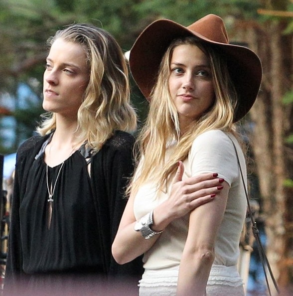 Amber Heard và Johnny Depp hạnh phúc tại trường quay - 6 VN