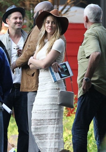 Amber Heard và Johnny Depp hạnh phúc tại trường quay - 7 VN